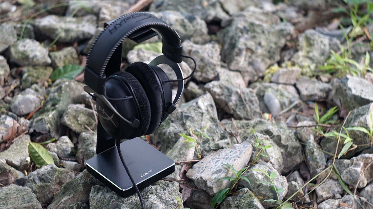 LUXA2 E-One Premium Aluminium Headset Holder Review