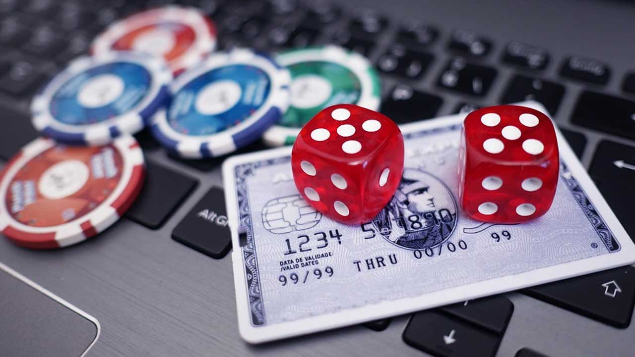 4 Tips to Help You Play Online Games Based on Luck