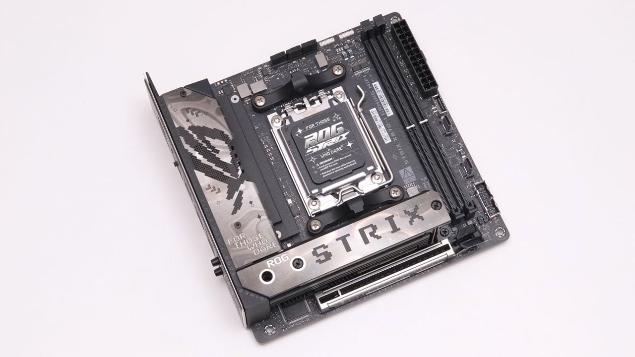 ASUS ROG Strix X870 I Gaming WiFi Pictures 4