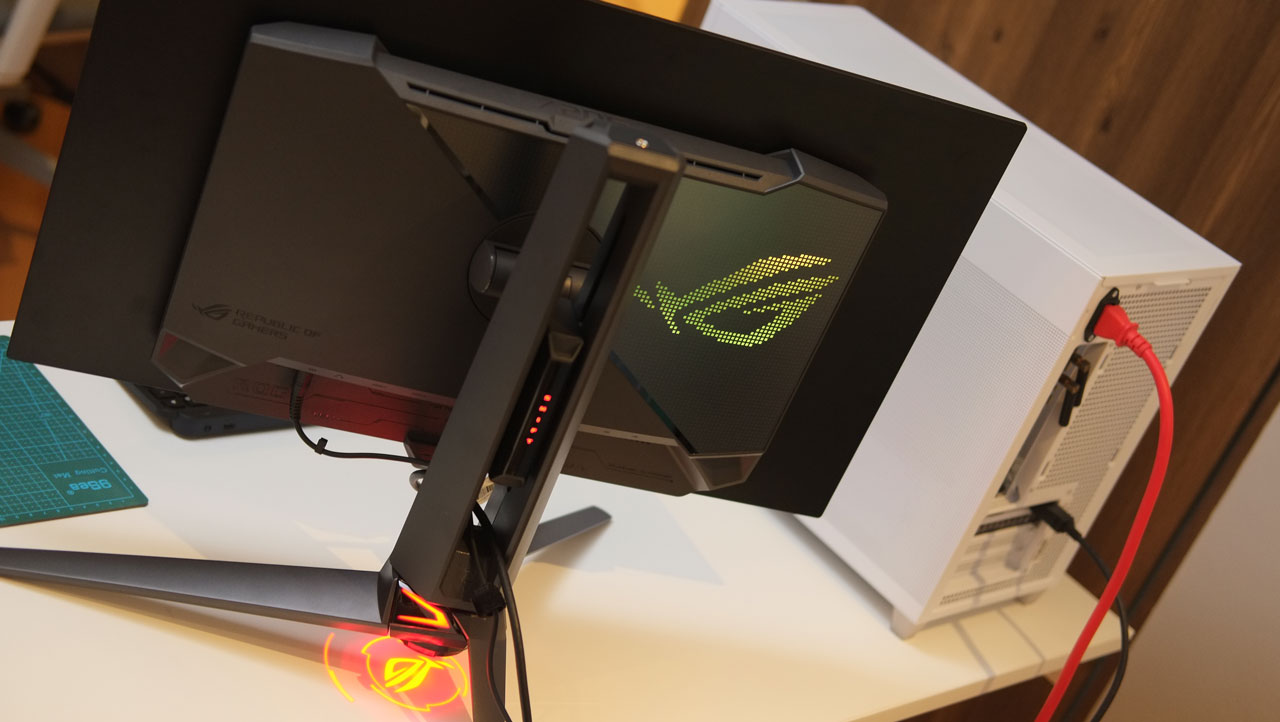 ASUS ROG Swift OLED PG27AQDM Review Images 2