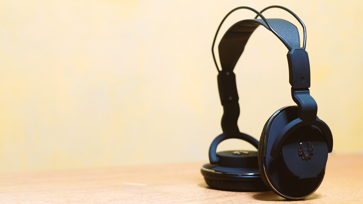 BitFenix Flo Headset Review: Premium Sound, Great Price?