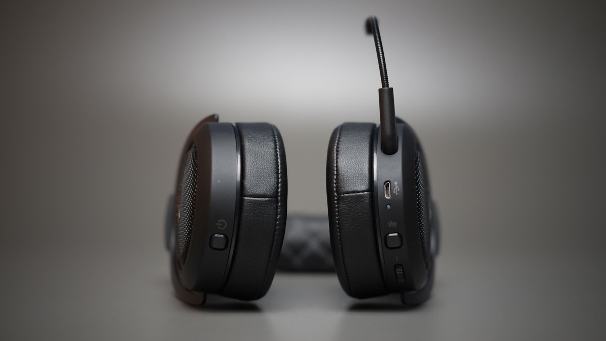 Wireless Bluetooth Headphones vs. Wired Headphones