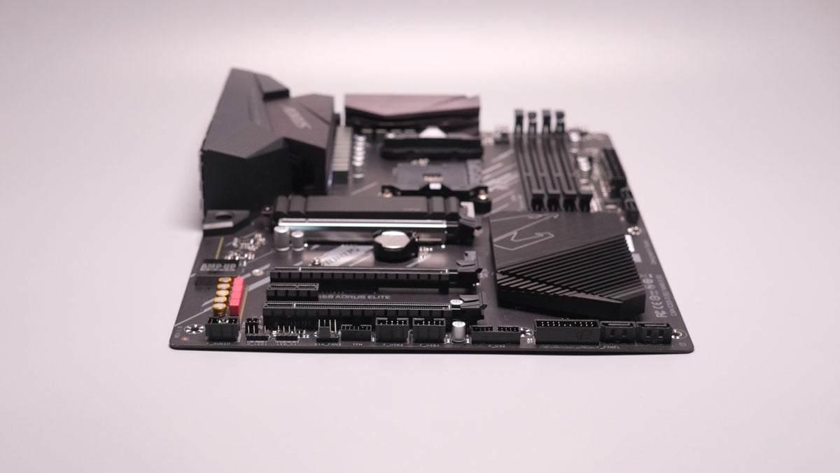 GIGABYTE B550 Aorus Elite Images 1