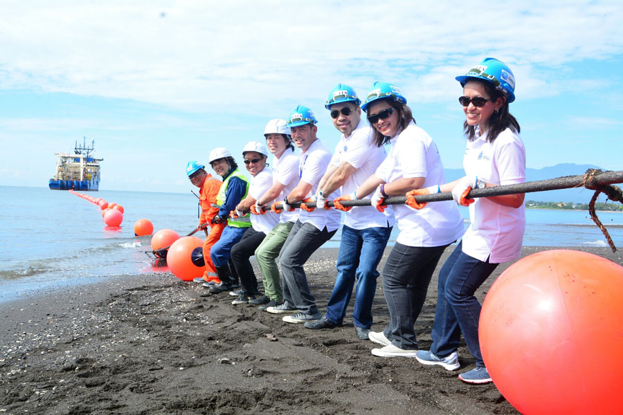 Globe Officially Launches 100Gbps SEA-US Cable System