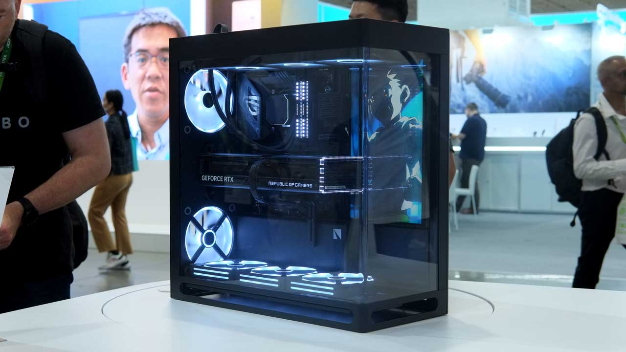 HAVN Debuts Premium HS 420 Series Case at Computex