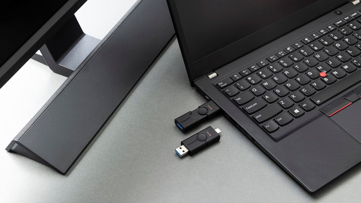 Kingston Ships Dual-Interface DataTraveler Duo Flash Drive   