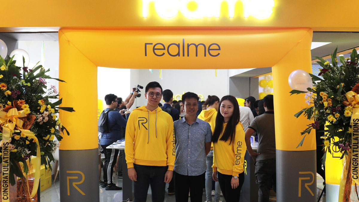 Realme Launches First Concept Store at SM Fairview
