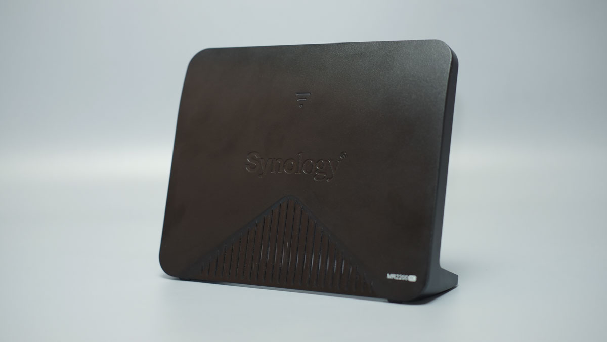 Synology MR2200AC Product Images (2)