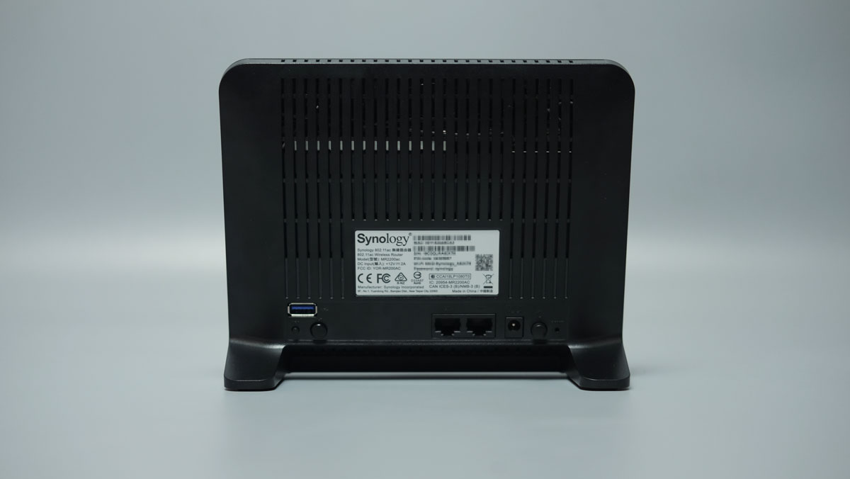 Synology MR2200AC Product Images (3)