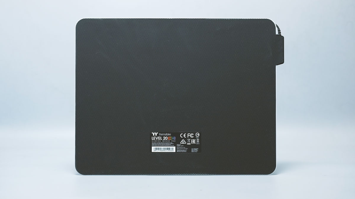 Thermaltake Level 20 RGB Mouse Pad Review 3