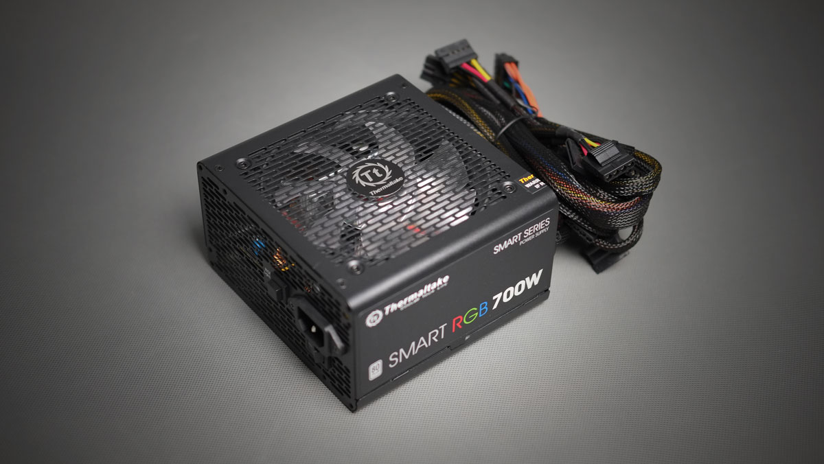 Thermaltake Smart RGB PSU 700W (4)