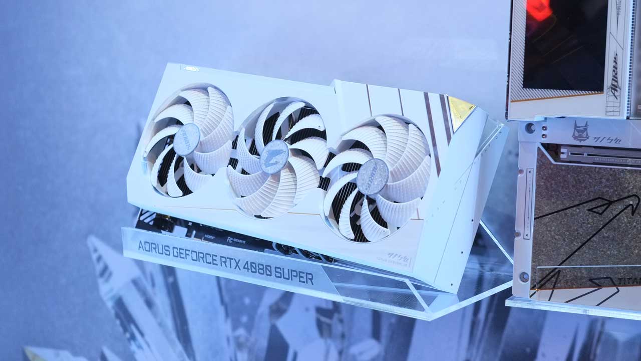 gigabyte shows aorus xtreme ice motherboard and graphics 3
