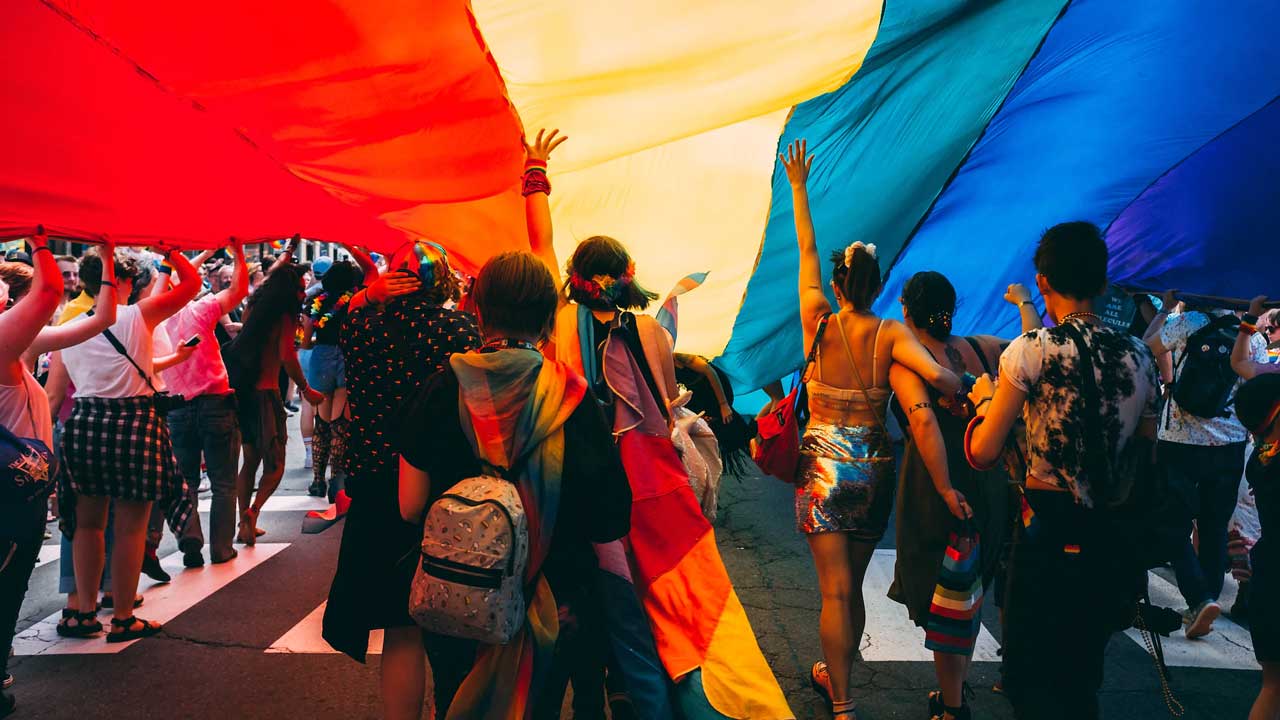 Expressing Identity: The Role of Gay Chat Sites in Fostering Acceptance and Friendship identity role gay chat sites acceptance friendship gp 2