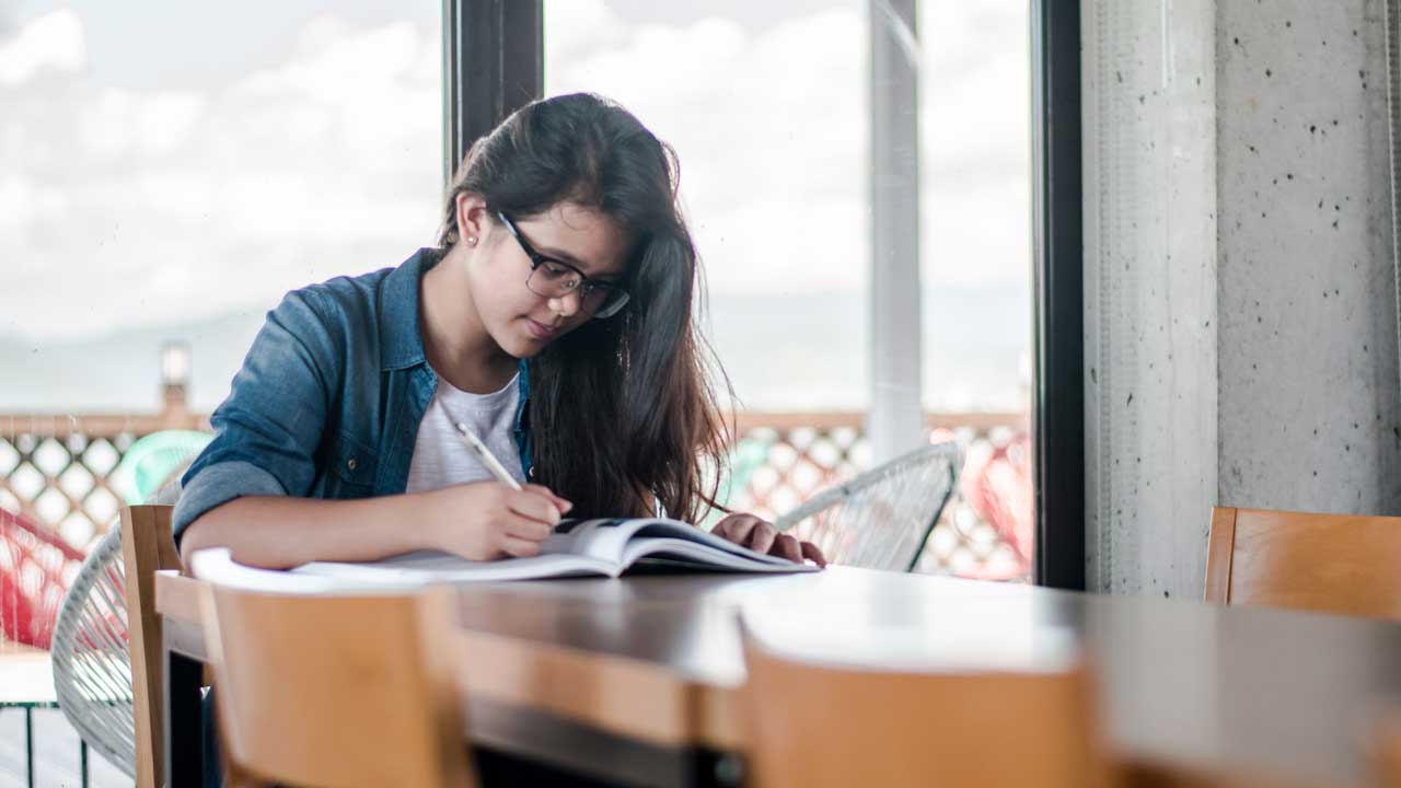 pros and cons of taking online summer classes vs traditional 2
