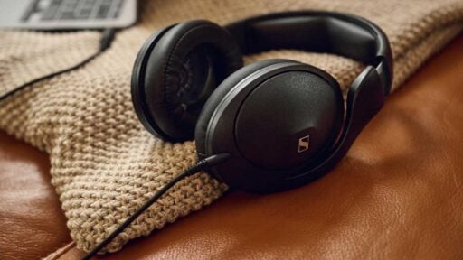sennheiser unveils hd 620s closed back headphone 2